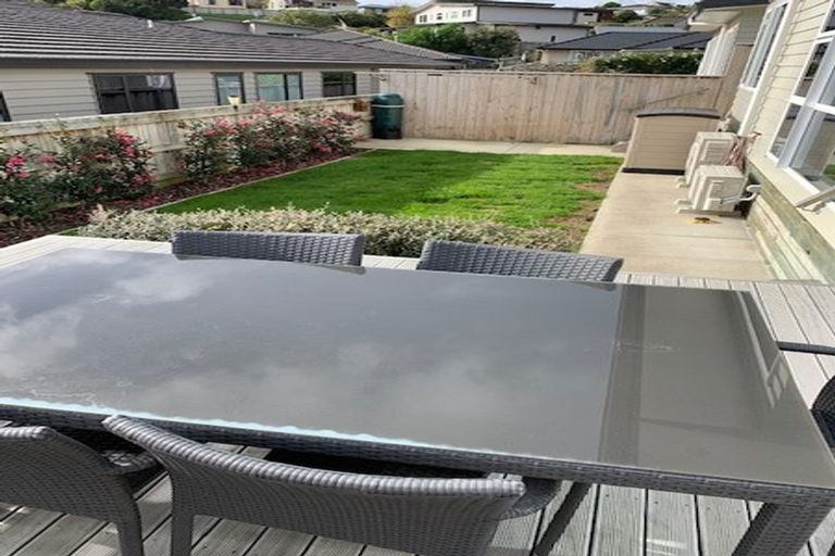 Photo of property in 18a Resolution Drive, Whitby, Porirua, 5024