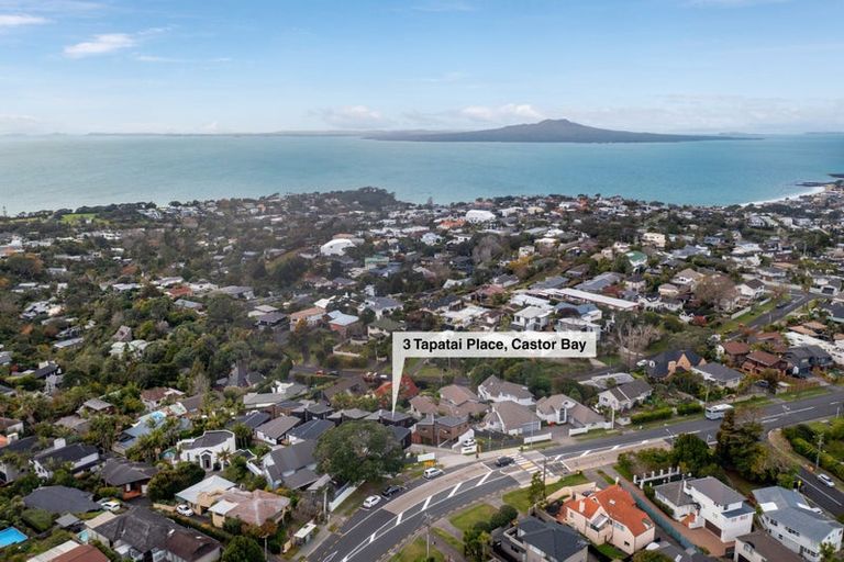 Photo of property in 3 Tapatai Place, Castor Bay, 0620