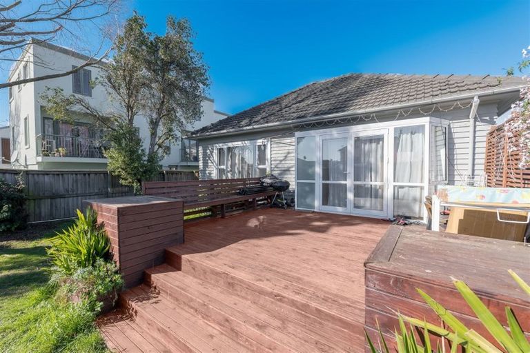 Photo of property in 11 George Street, Riccarton, Christchurch, 8041