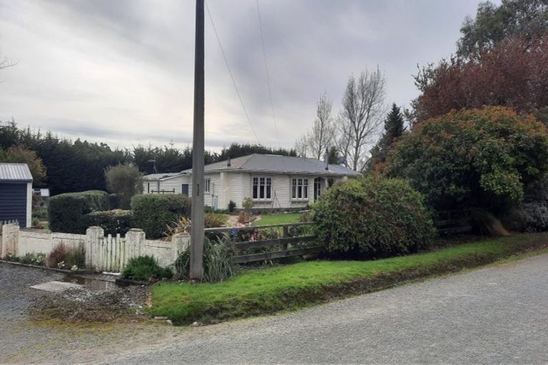 Photo of property in 260 Jacks Hill Road, Te Houka, Balclutha, 9273