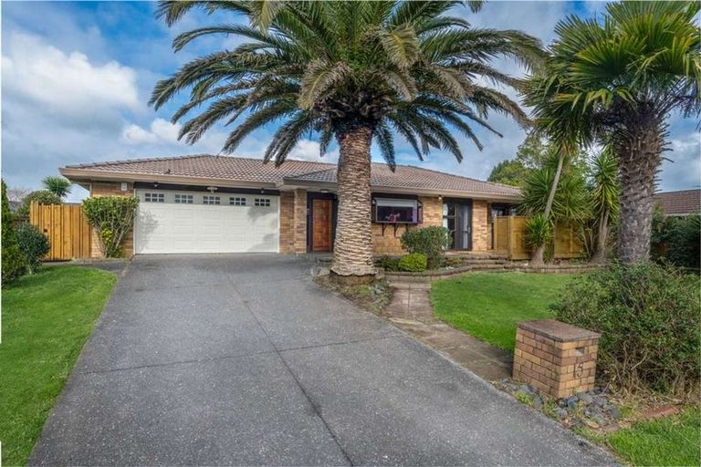 Photo of property in 15 Seneca Court, Golflands, Auckland, 2013