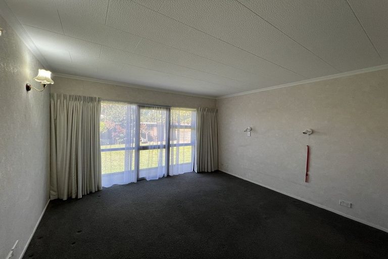 Photo of property in 21 Park Lane, Waitara, 4320
