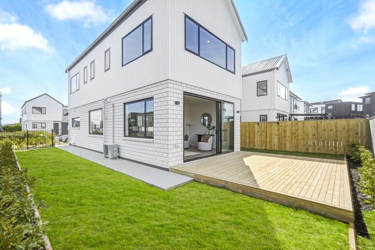 Photo of property in 14 Ocean Breeze Avenue, Hobsonville, 0616