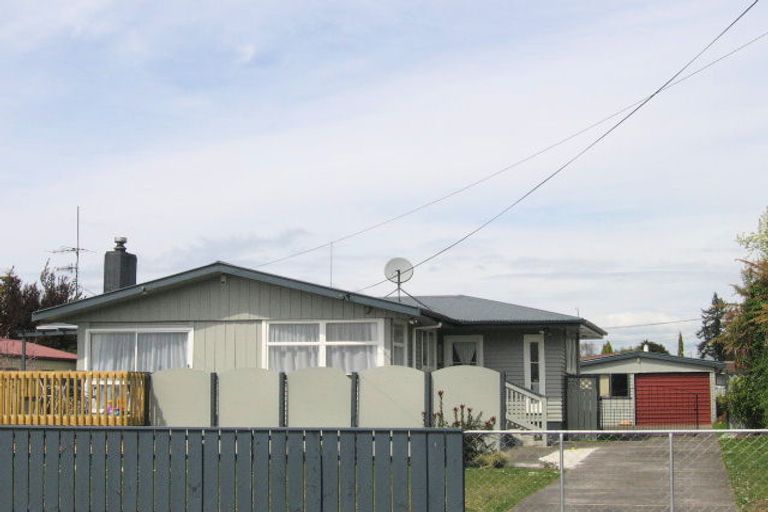 Photo of property in 20 Fenruss Street, Fairy Springs, Rotorua, 3015