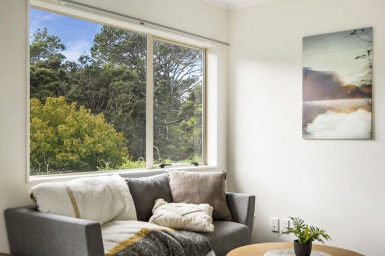Photo of property in 66 Spinella Drive, Bayview, Auckland, 0629