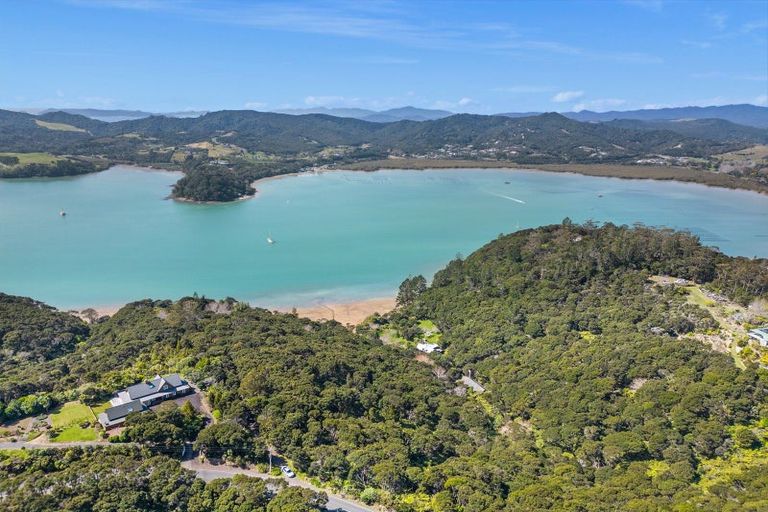 Photo of property in 126 Te Wahapu Road, Russell, 0272