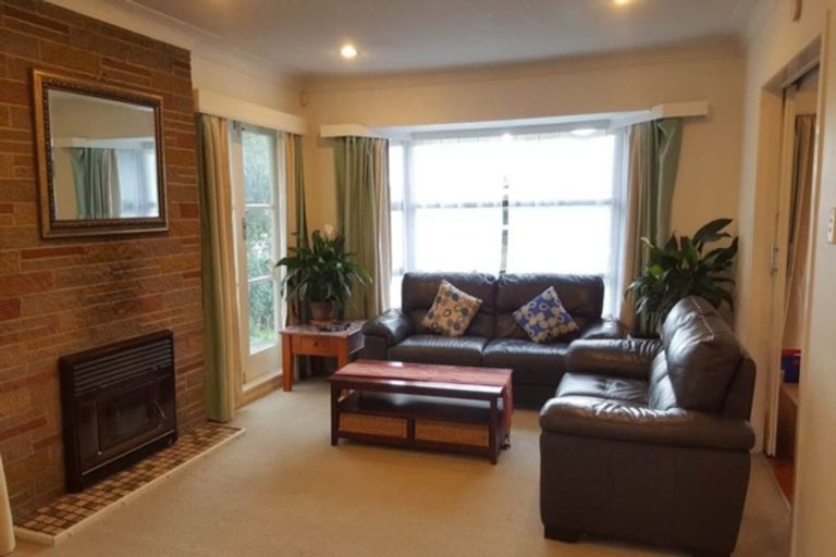 Photo of property in 22 Chilcott Road, Henderson, Auckland, 0612