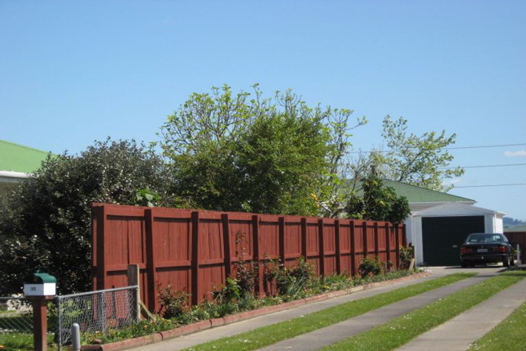 Photo of property in 35 Caesar Roose Place, Huntly, 3700