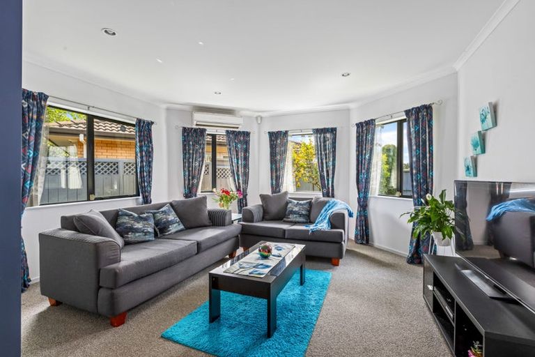 Photo of property in 7a Barberry Lane, Te Atatu Peninsula, Auckland, 0610