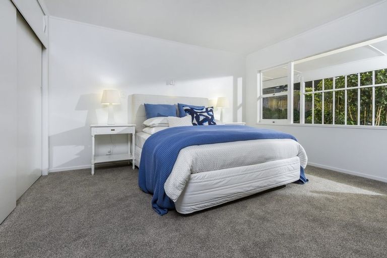 Photo of property in 29 Whitby Crescent, Mairangi Bay, Auckland, 0630