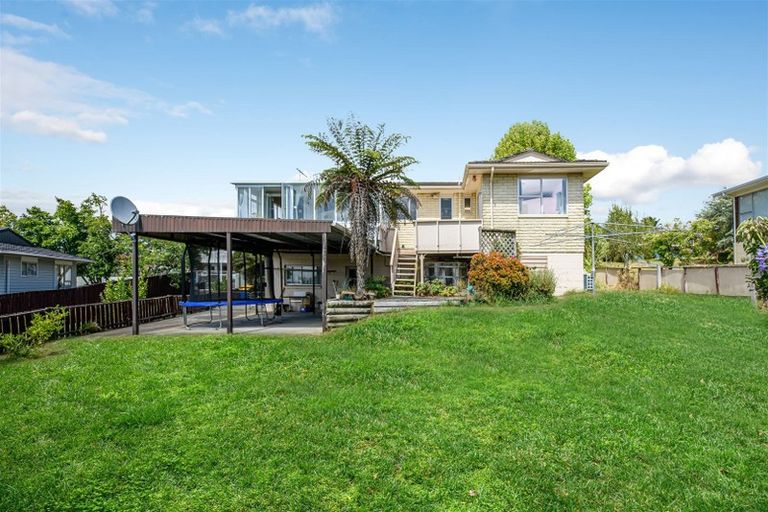 Photo of property in 35 Spence Road, Henderson, Auckland, 0612
