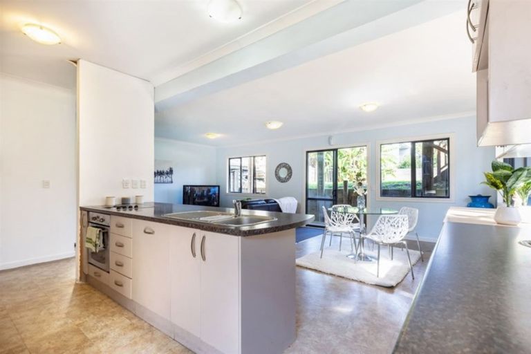 Photo of property in 20 Northland Road, Northland, Wellington, 6012