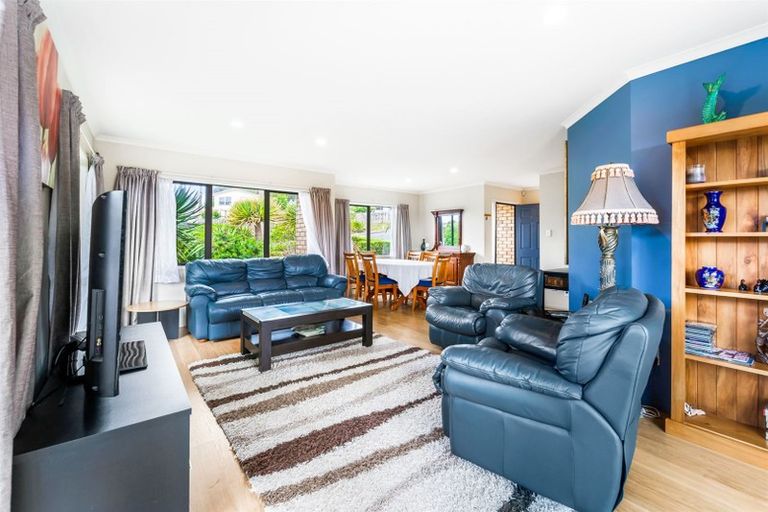 Photo of property in 10 Jelas Road, Red Beach, 0932