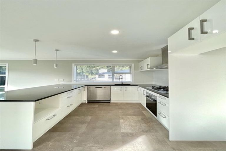 Photo of property in 22 Fenwick Crescent, Wallaceville, Upper Hutt, 5018