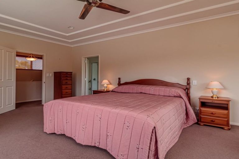 Photo of property in 17a Hetley Crescent, Taradale, Napier, 4112