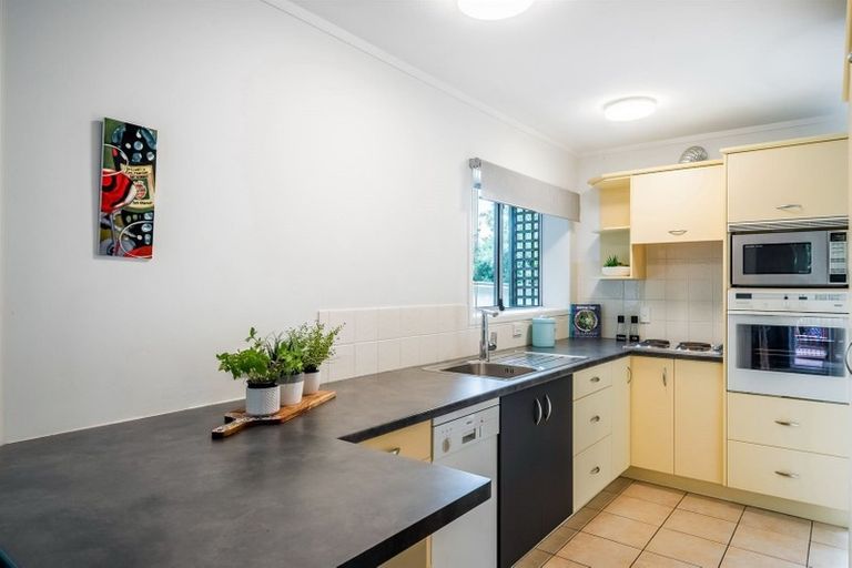 Photo of property in 1/17 Havenwood Place, Birkenhead, Auckland, 0626