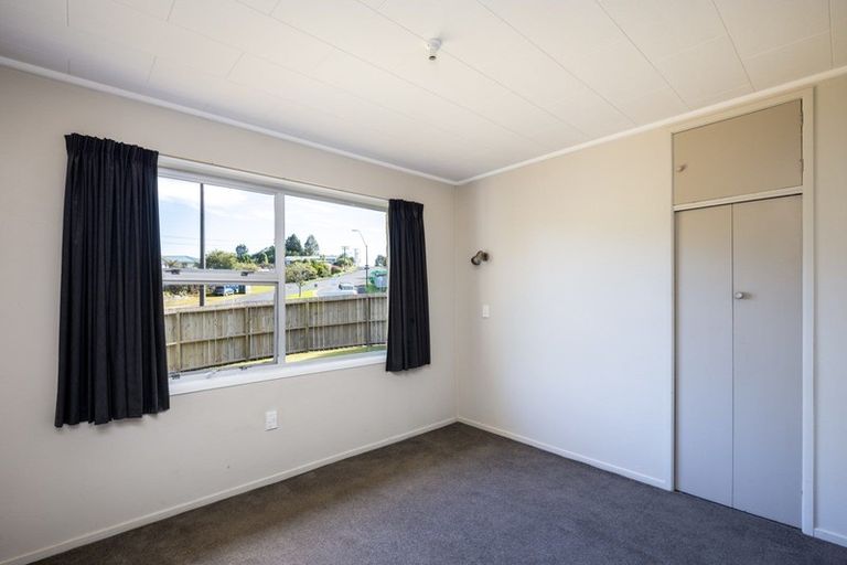 Photo of property in 235 Heta Road, Merrilands, New Plymouth, 4312