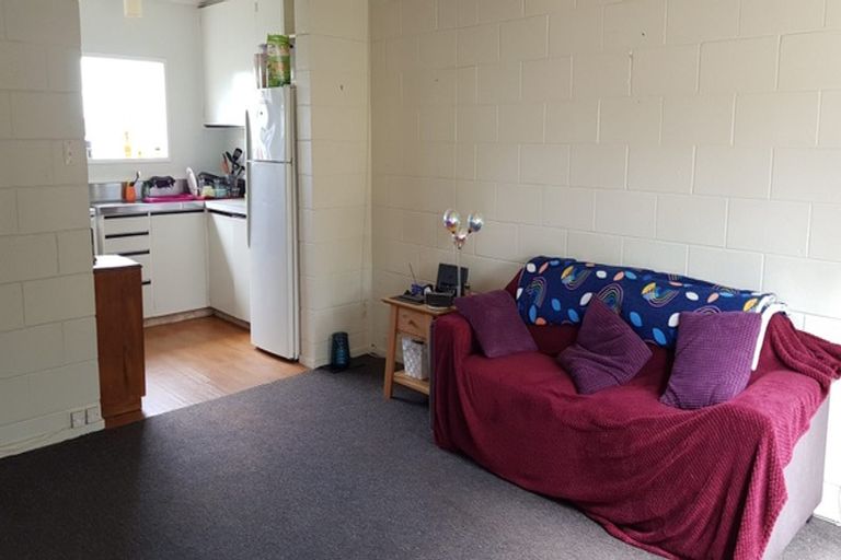 Photo of property in 14a Waiwera Crescent, Maupuia, Wellington, 6022