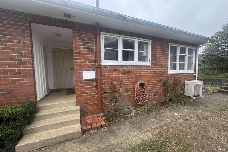 Photo of property in 84 Sunshine Avenue, Karori, Wellington, 6012