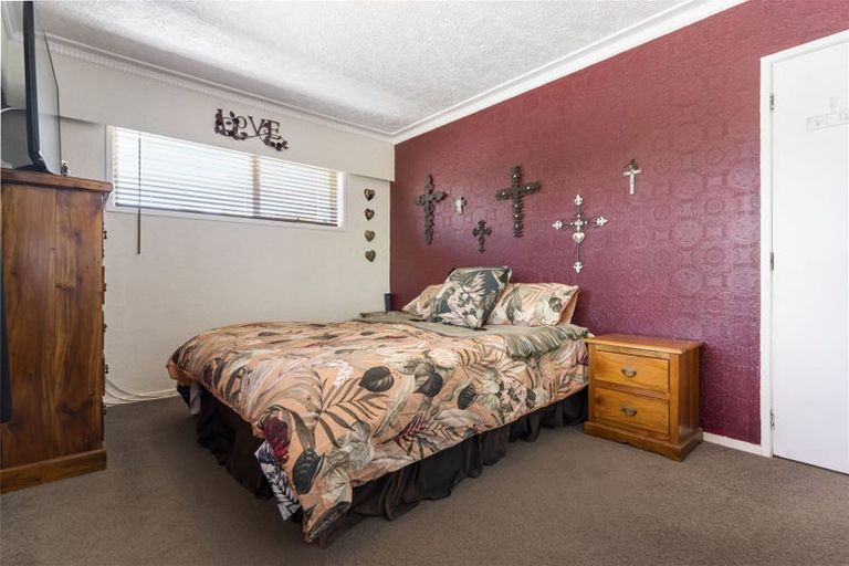 Photo of property in 36 Cascades Road, Pakuranga Heights, Auckland, 2010