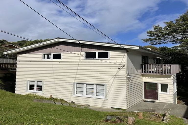 Photo of property in 62 Tio Tio Road, Miramar, Wellington, 6022