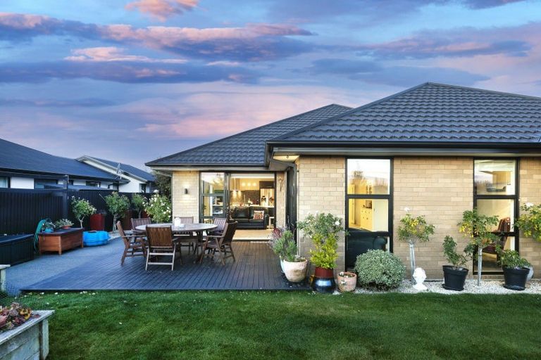 Photo of property in 39 Te Whenu Crescent, Marshland, Christchurch, 8083