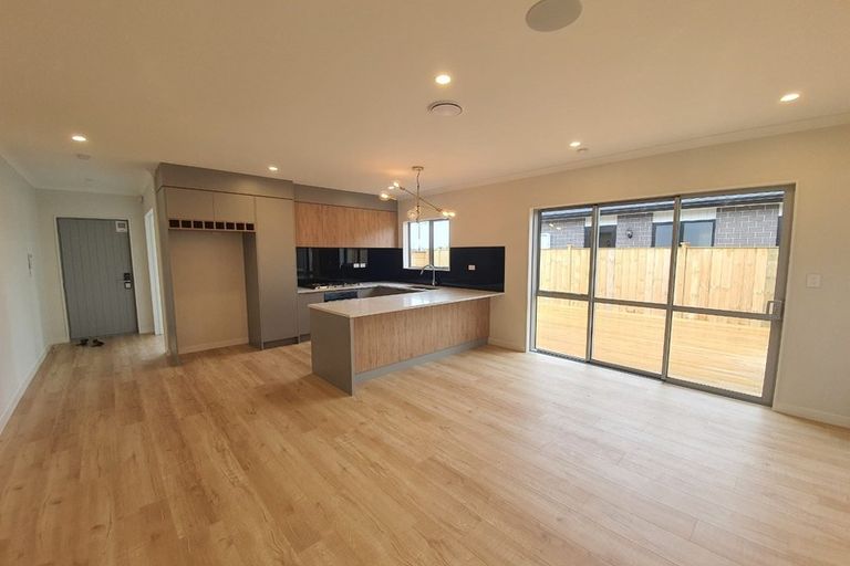 Photo of property in 23 Holcroft Street, Papakura, 2110