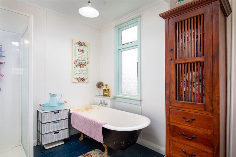 Photo of property in 83 Cheviot Street, Roxburgh, 9500