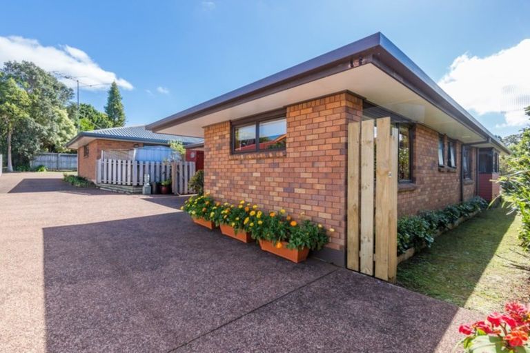 Photo of property in 2 Carver Close, Kerikeri, 0230