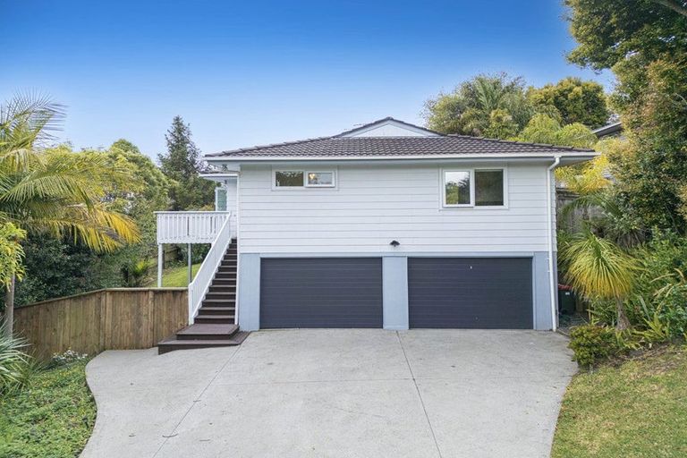 Photo of property in 14 Theban Place, Totara Vale, Auckland, 0629