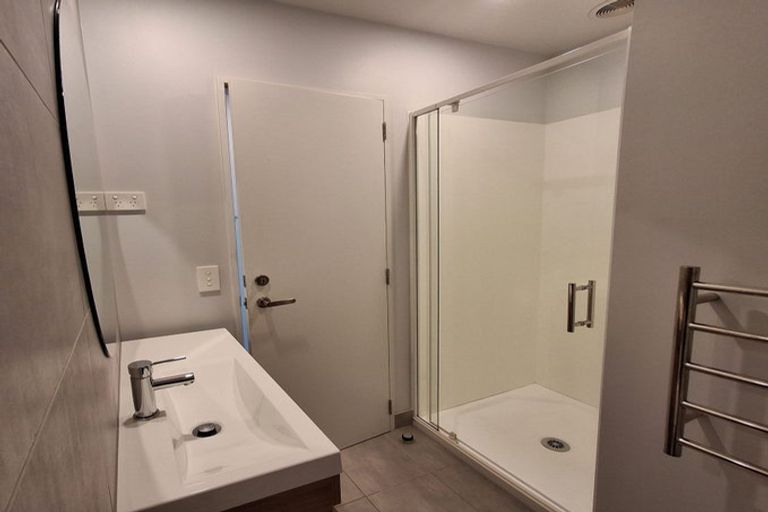 Photo of property in 2/8 New Brighton Road, Shirley, Christchurch, 8061