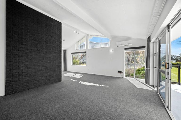 Photo of property in 18 Seaview Road, Ruakaka, 0116