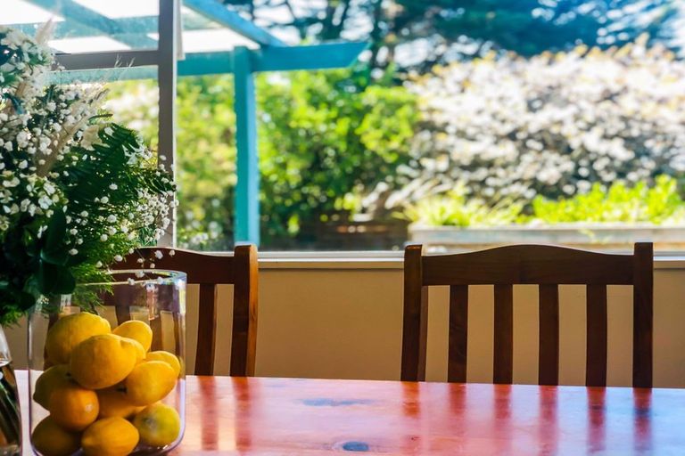 Photo of property in 17 Eruini Street, Waikanae Beach, Waikanae, 5036