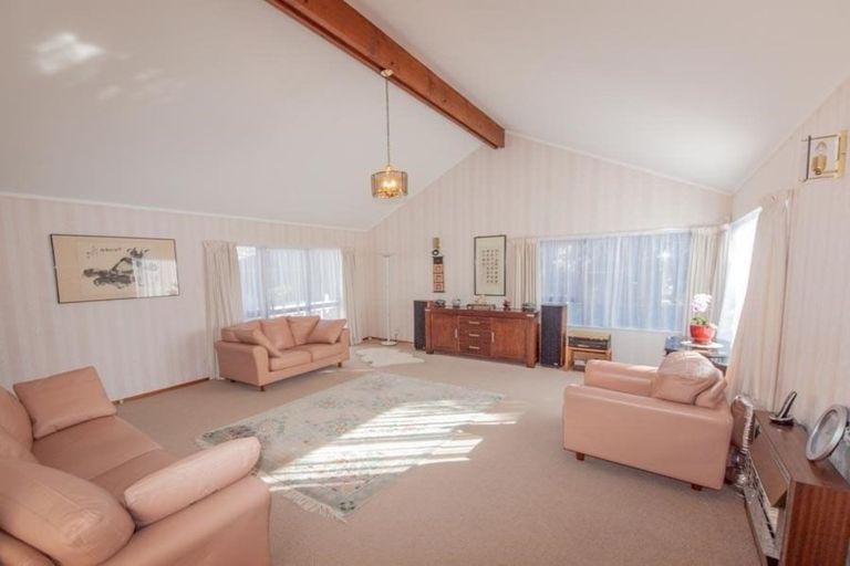 Photo of property in 36 Burbank Crescent, Churton Park, Wellington, 6037