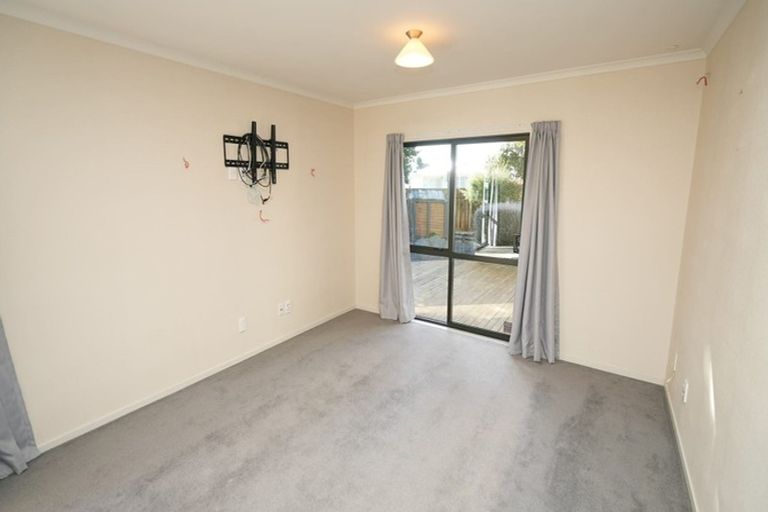 Photo of property in 14 Stirling Crescent, Hokowhitu, Palmerston North, 4410