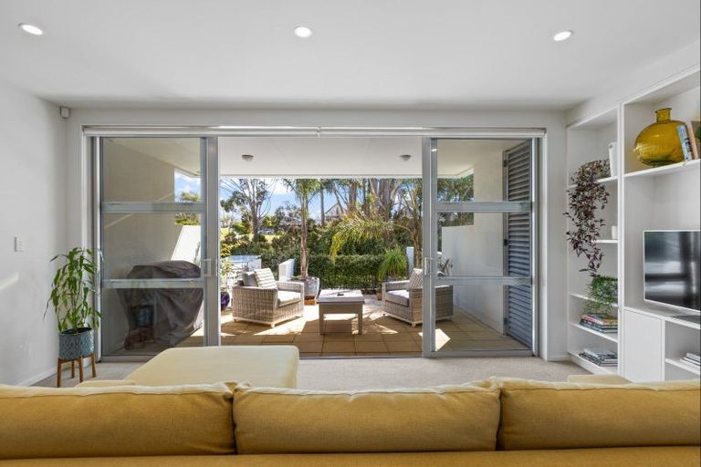 Photo of property in 15a Blake Greens, Silverdale, 0932