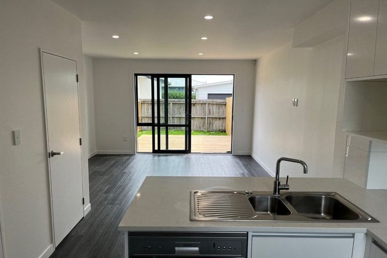 Photo of property in 5/3 Abbotleigh Avenue, Te Atatu Peninsula, Auckland, 0610