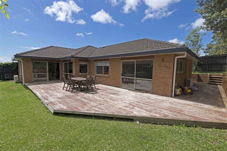 Photo of property in 70 Ruze Vida Drive, Massey, Auckland, 0614
