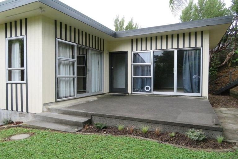 Photo of property in 3 Harbour View Road, Harbour View, Lower Hutt, 5010