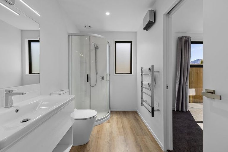 Photo of property in 28 Dunn Street, Lake Hawea, 9382