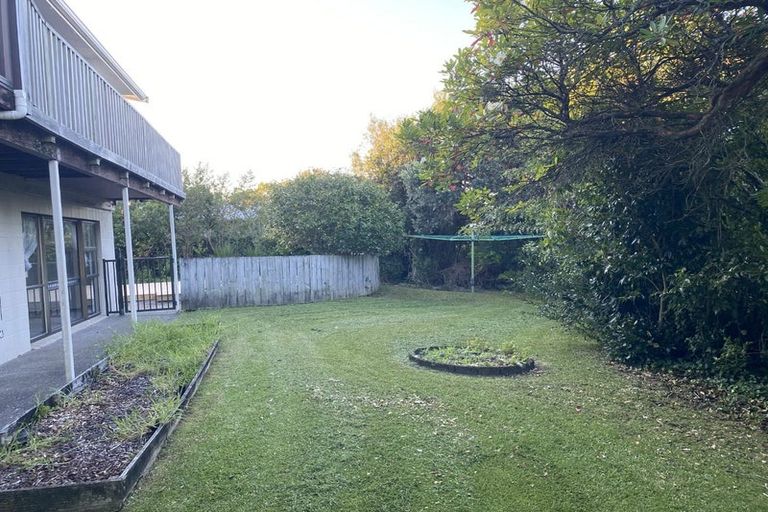 Photo of property in 74 Weatherly Road, Torbay, Auckland, 0630