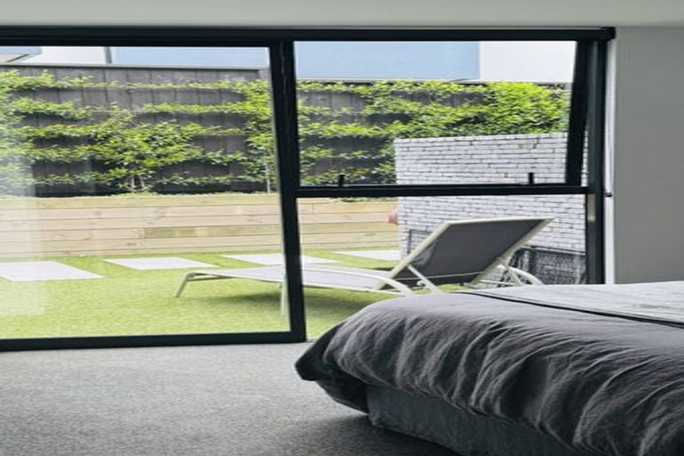 Photo of property in 1/324 Beach Road, Campbells Bay, Auckland, 0630