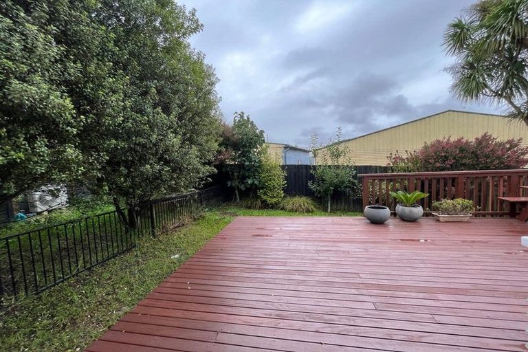 Photo of property in 379c West Coast Road, Glen Eden, Auckland, 0602