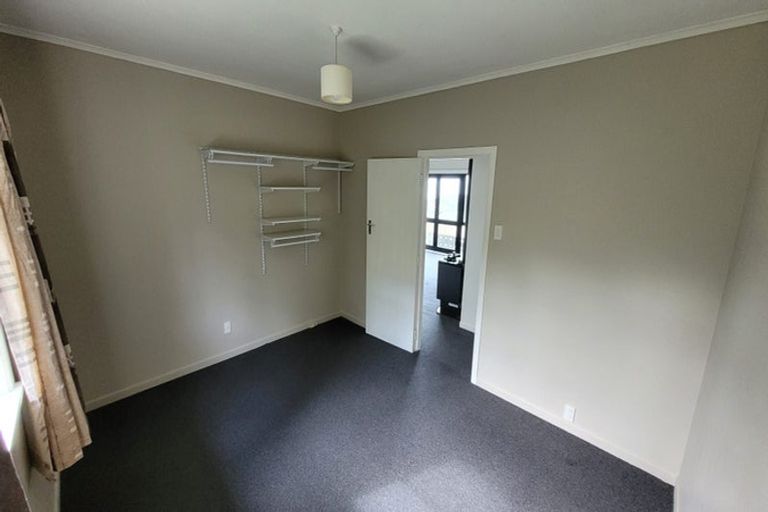 Photo of property in 3 Salford Street, Newlands, Wellington, 6037