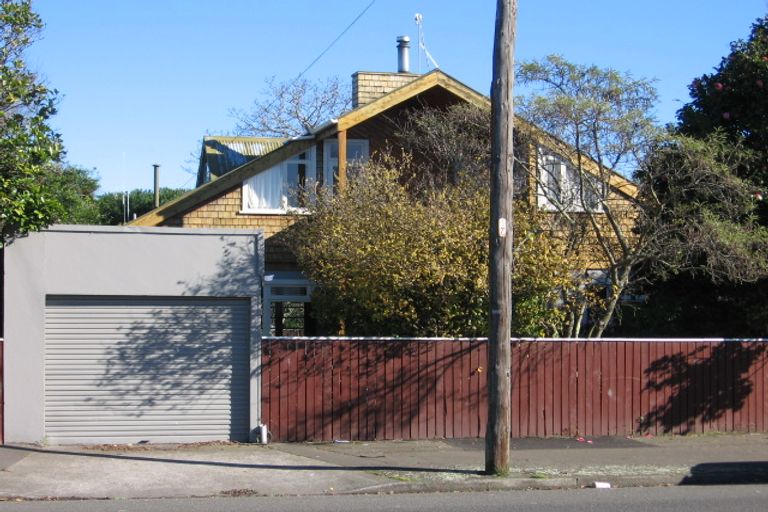 Photo of property in 42 Ward Street, Palmerston North, 4410