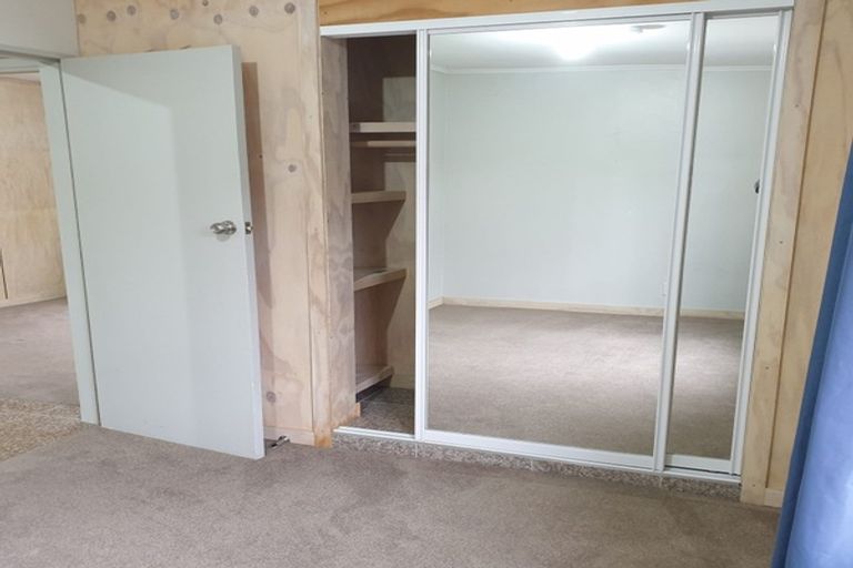 Photo of property in 52 Stokes Valley Road, Stokes Valley, Lower Hutt, 5019