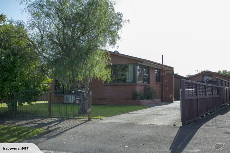 Photo of property in 37 Pulham Crescent, Queenwood, Hamilton, 3210