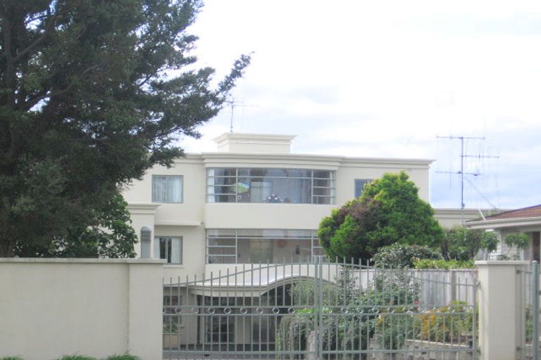 Photo of property in 2/8 Hinewa Road, Otumoetai, Tauranga, 3110