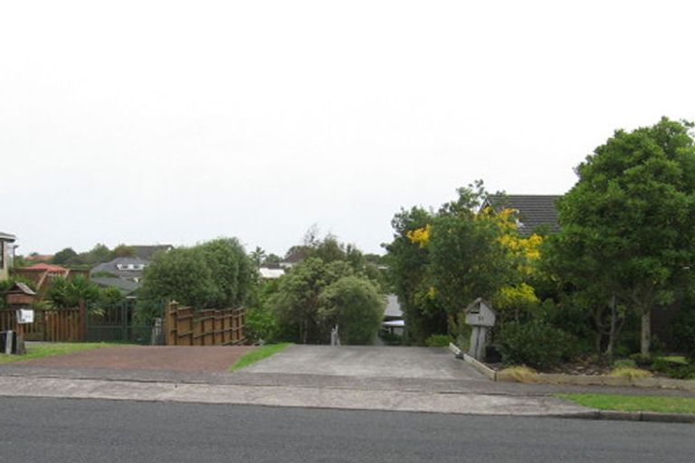 Photo of property in 14 Marina View Drive, West Harbour, Auckland, 0618