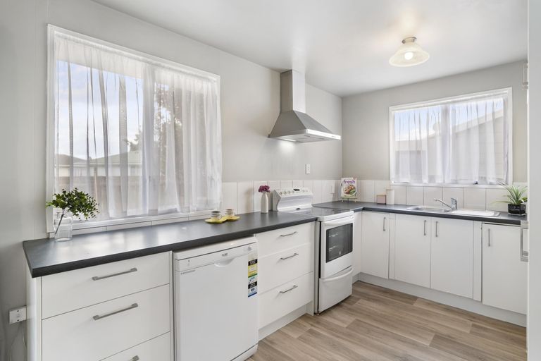 Photo of property in 17a Trevor Hosken Drive, Wiri, Auckland, 2104